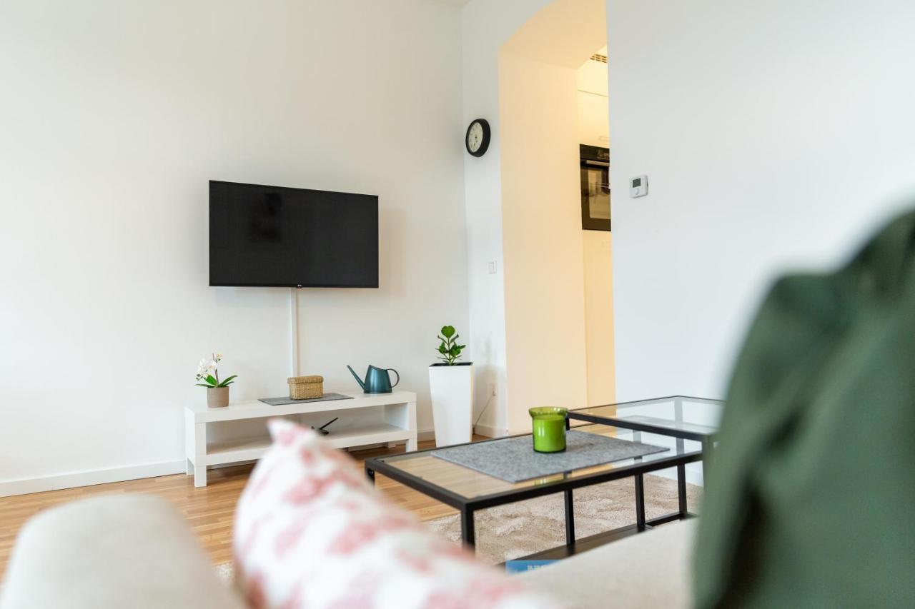 Central Apartment Вена Экстерьер фото